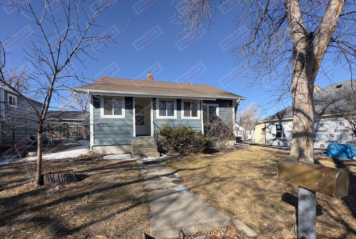 Primary Photo - Adorable Single Family Home