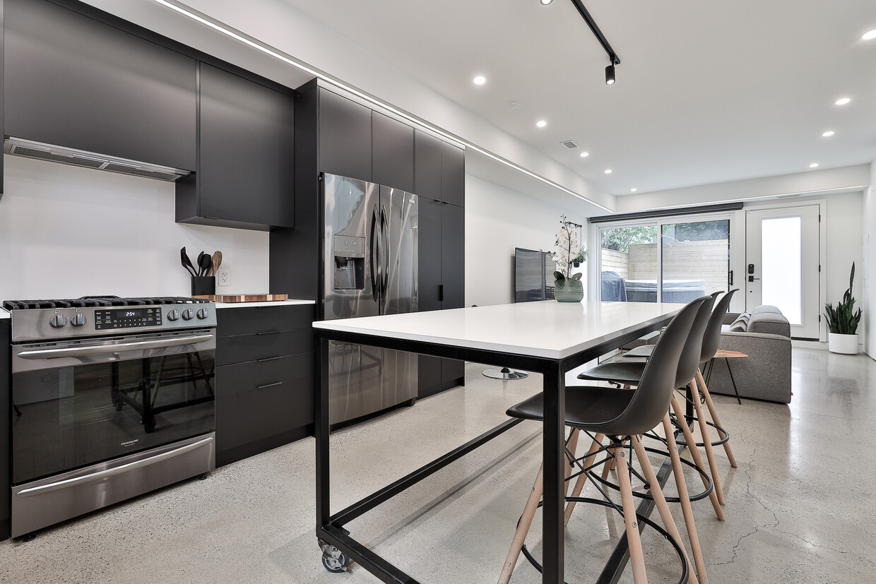 Kitchen Island - 74 Dovercourt Rd