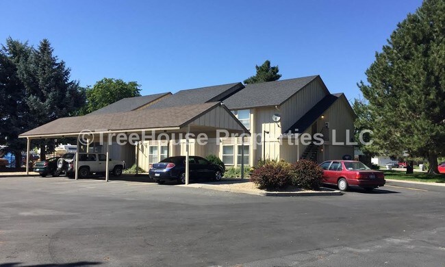 Building Photo - 9415 N Thurman Dr