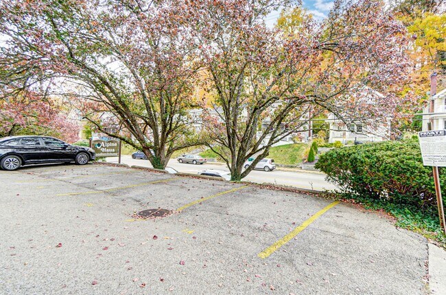 Building Photo - 801 Delta Ave