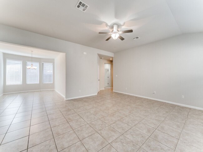 Building Photo - Great Buda Location One Story 3 bedroom wi...
