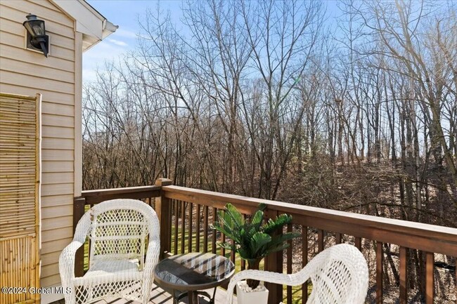 Building Photo - 4512 Foxwood Dr S