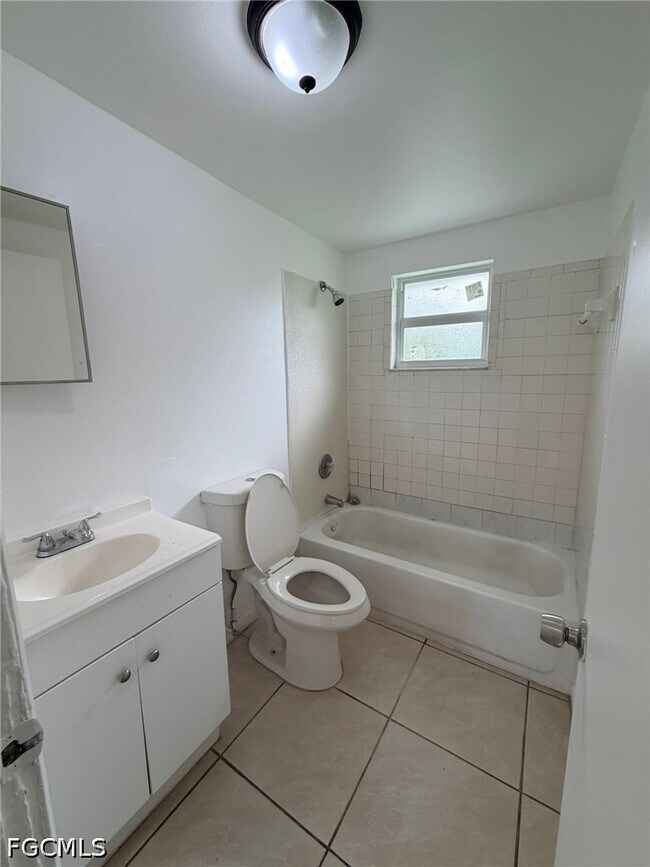 Foto del edificio - 286-296-296 Lowell Ave