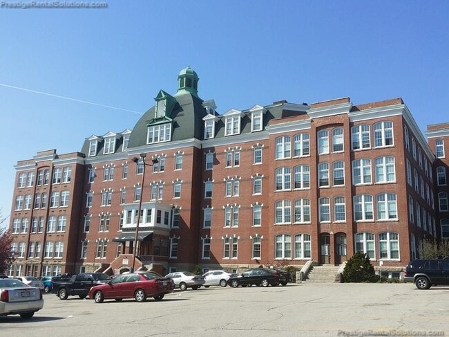 Building Photo - 56 St Joseph St