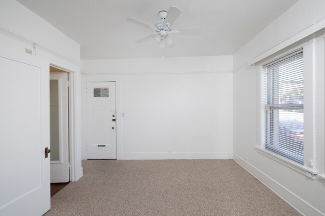 Interior Photo - Windsor Apartments