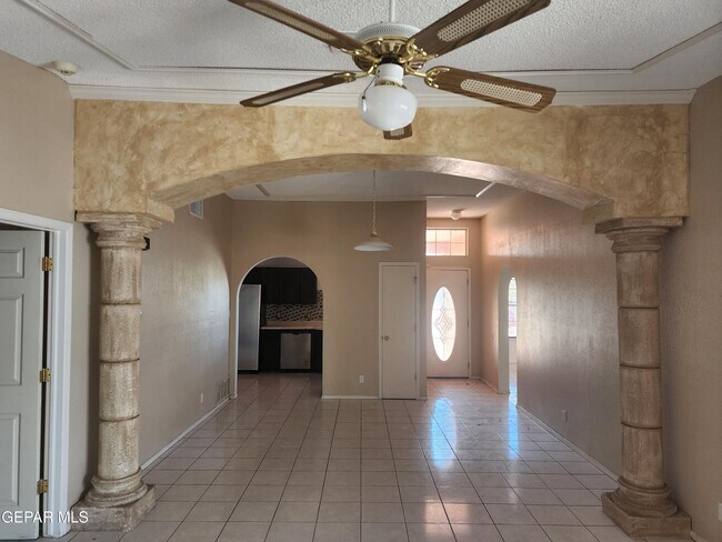 Building Photo - 3115 Sal Berroteran Dr
