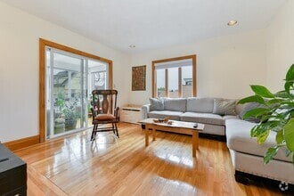 Building Photo - 33 Farragut Ave