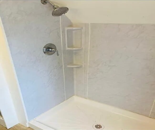 Building Photo - 114 Chandler St