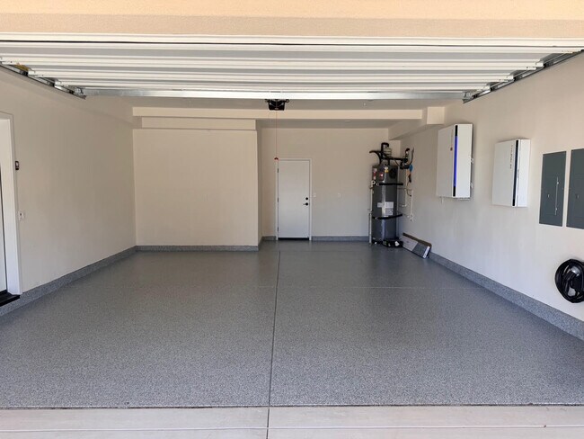 Foto del edificio - 513 Proton Pl