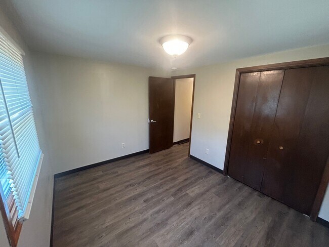Foto del edificio - 607-701 Woodbine Ave