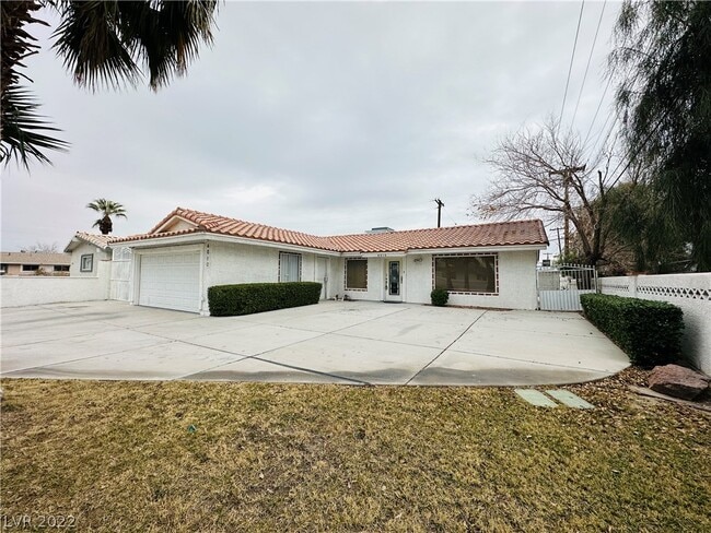 Building Photo - 4010 W Sahara Ave
