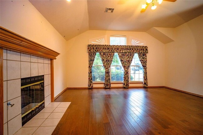 Building Photo - 517 Goshawk Dr