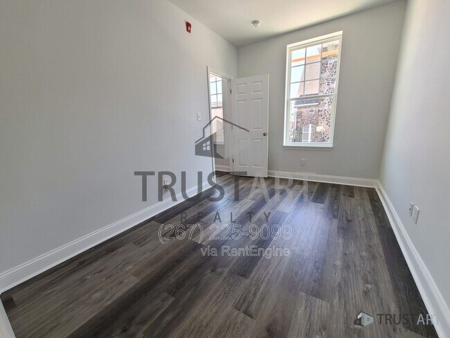 Foto del edificio - 4732 Longshore Ave