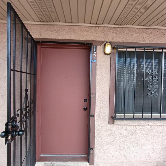 Foto del edificio - 3726 Hazelwood St