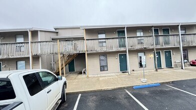 Building Photo - 852 State Rte D