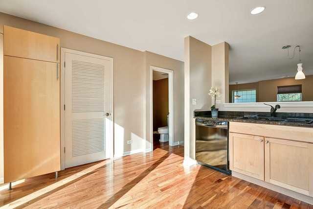 Building Photo - 916 Clover Ln