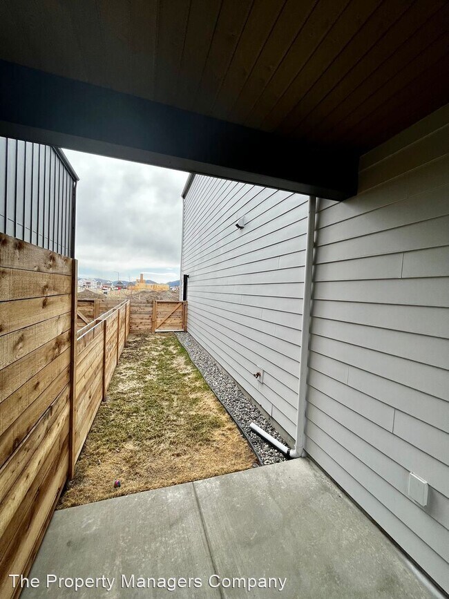 Building Photo - 3 br, 2.5 bath House - 3052 South 31st Avenue