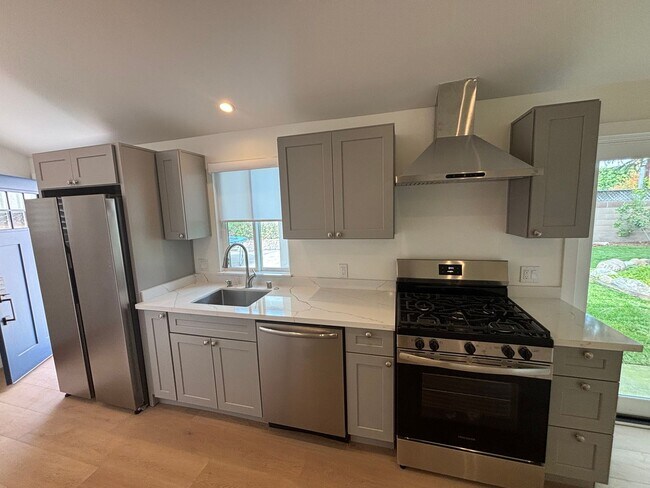 Foto del edificio - 5958 Pearce Ave