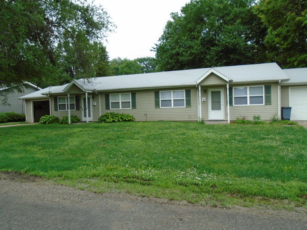 2402 El Tivoli Dr, Saint Joseph, MO 64507 Townhome Rentals in Saint