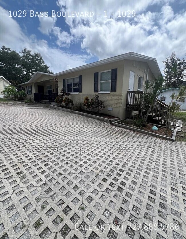 Building Photo - 1029 Bass Blvd