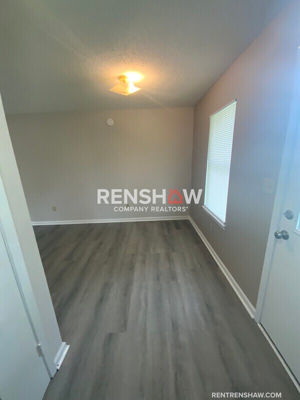 Foto del edificio - 142 Harrison Rd