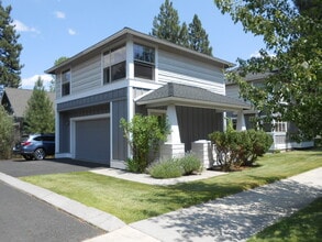 Building Photo - 1303 NW John Fremont St