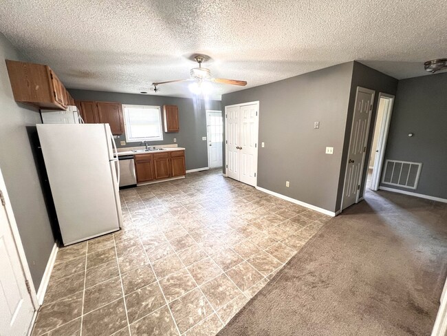 Building Photo - 1006 Southwood Dr