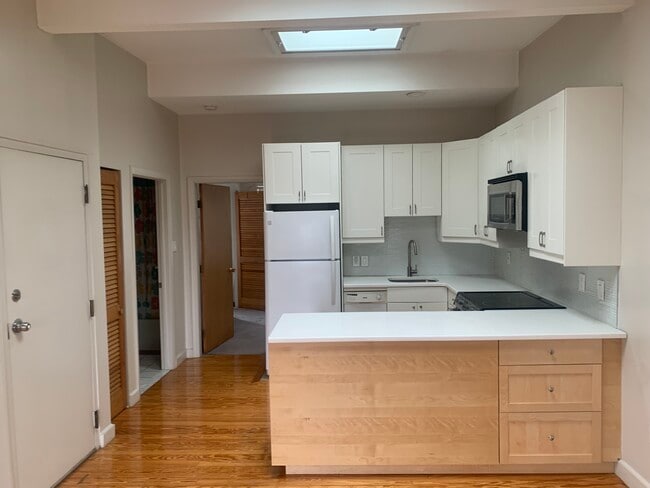 kitchen - 38 Williams St
