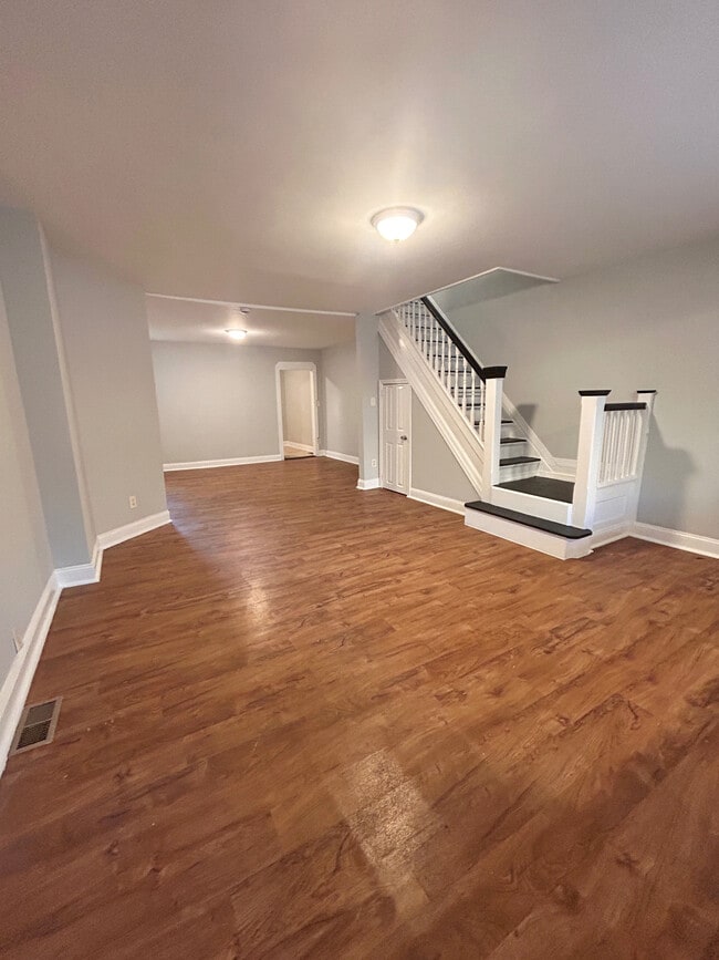 Building Photo - 2512 S 66th St