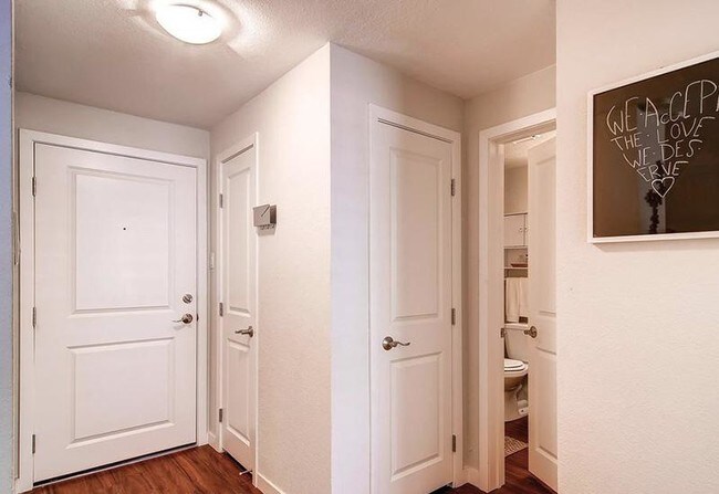 Building Photo - 1 bedroom in Denver CO 80222