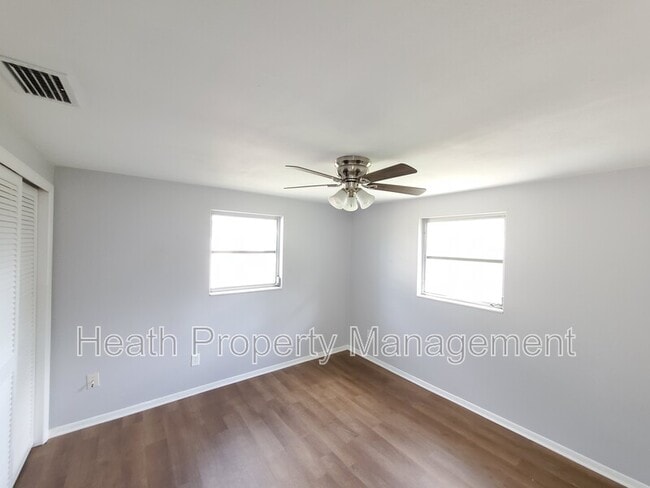 Building Photo - 3330 Rosefield Dr
