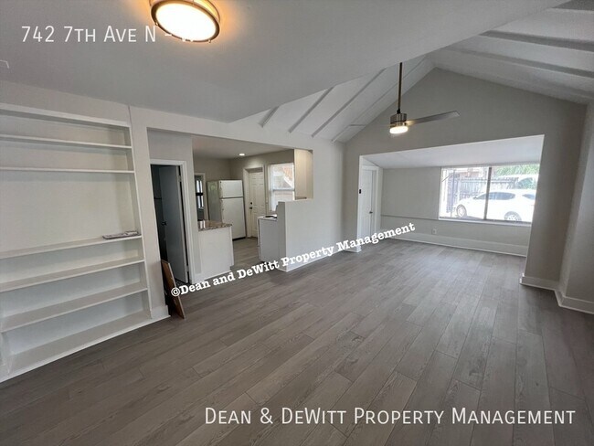 Building Photo - 742 7th Ave N