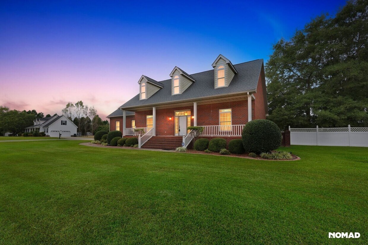 Foto principal - 401 Adler Ln