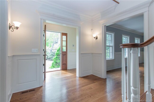 Building Photo - 38 Turtleback Rd