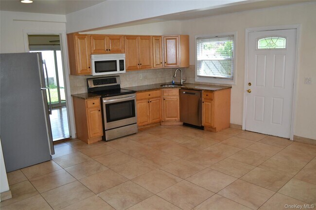 Foto del edificio - 516 Long Beach Rd