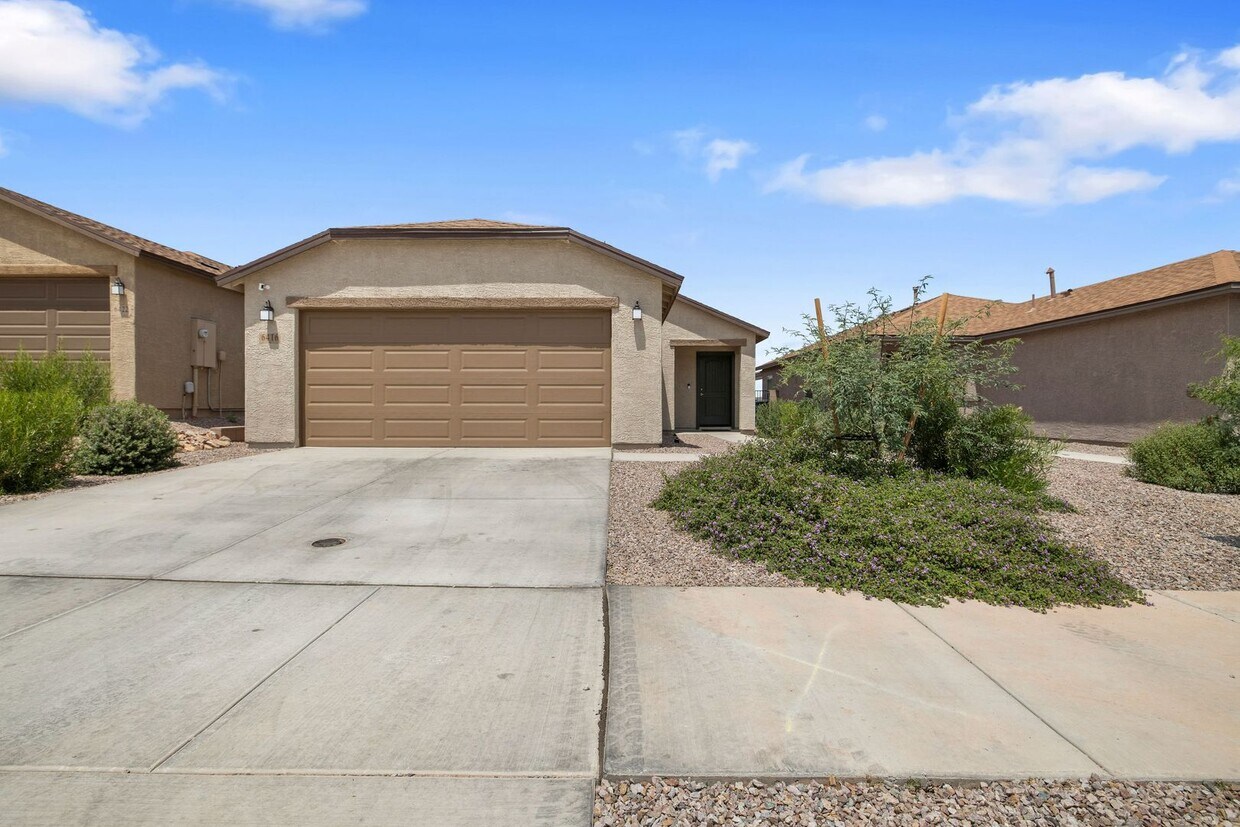 Primary Photo - New home in Valencia Crossing!