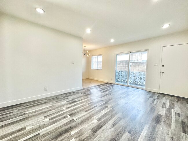 Building Photo - 1508 S Orange Dr