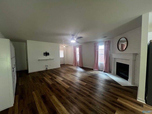 Building Photo - 163 Sagebrook Dr