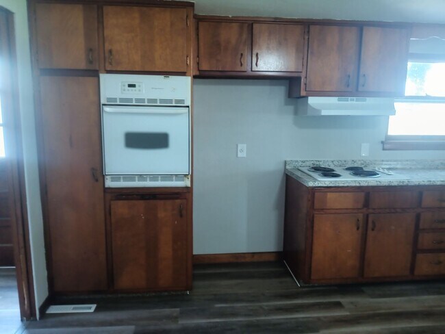 Building Photo - Available now! 2 Bedroom home for rent in ...
