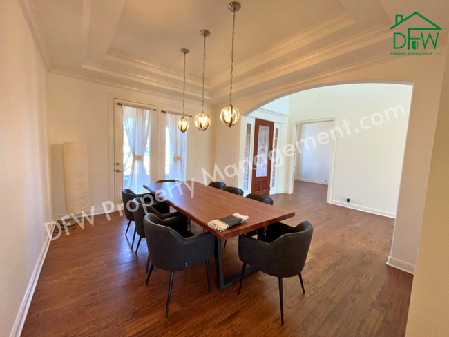 Building Photo - Luxury Living in Southlake – Stunning 5-Be...