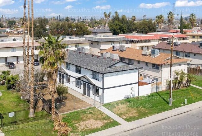 Foto del edificio - Townhouse unit. 2 bedrooms 1.5 bath call o...