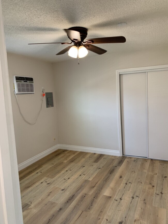 Foto del edificio - 441 W Spazier Ave