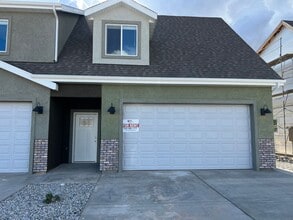 Building Photo - 1633 3200 N