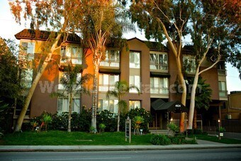 Building - 4624 Cahuenga Blvd