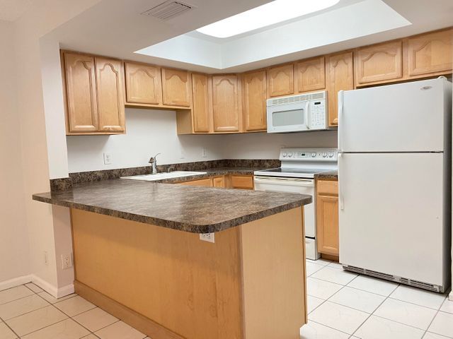 Foto del edificio - 9258 Green Meadows Way