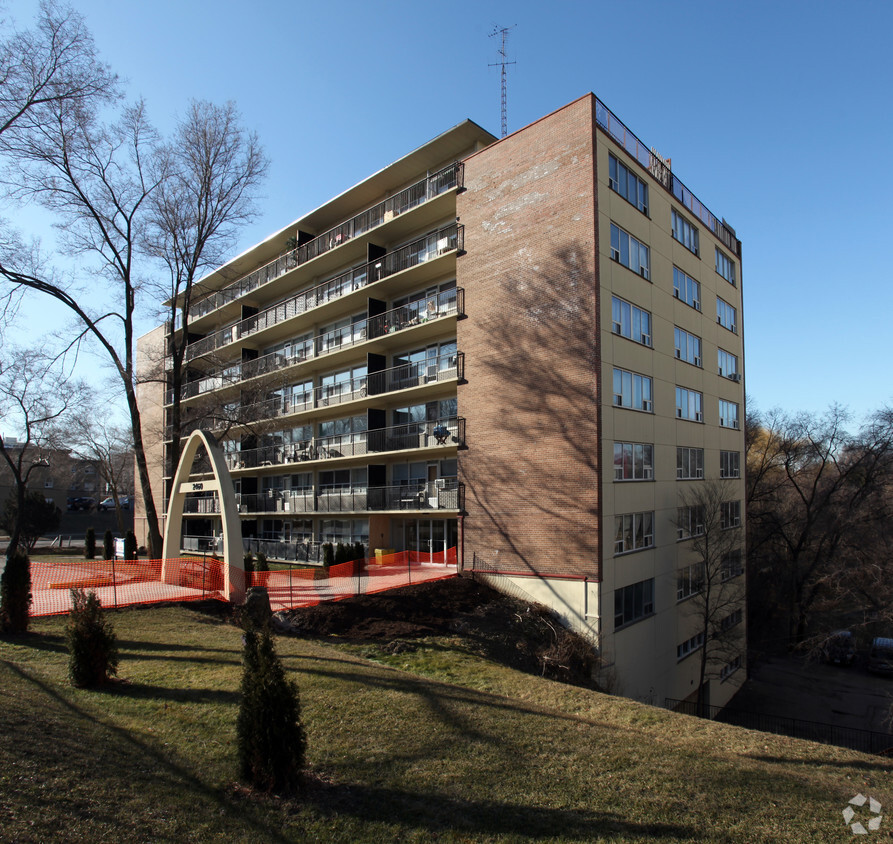 Primary Photo - 2460 Keele St