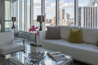 Building Photo - 485 Brickell Ave