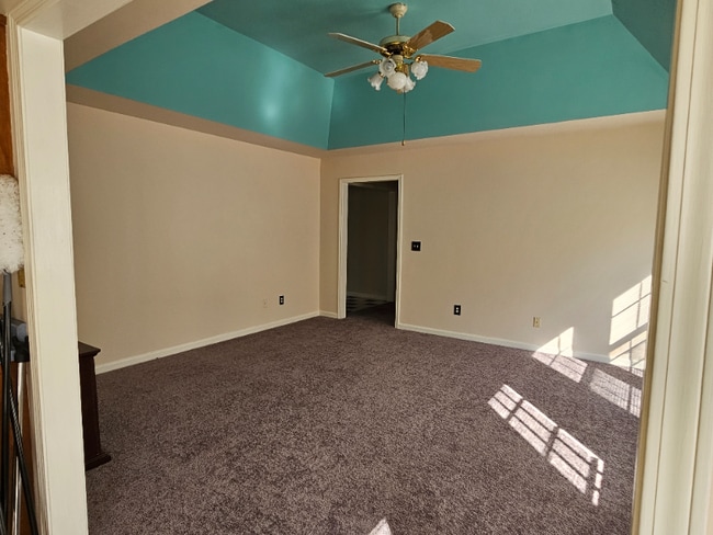 Building Photo - 1011 Brookwood Dr