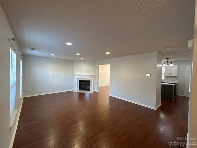 Building Photo - 10835 Gardenia St
