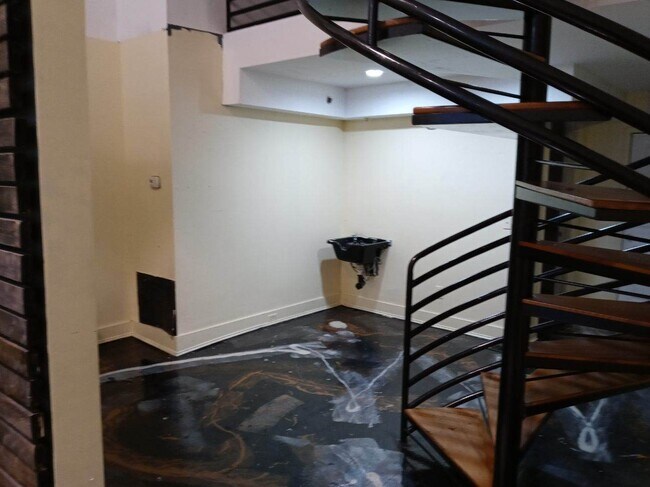 Foto del edificio - 407 N Charles St